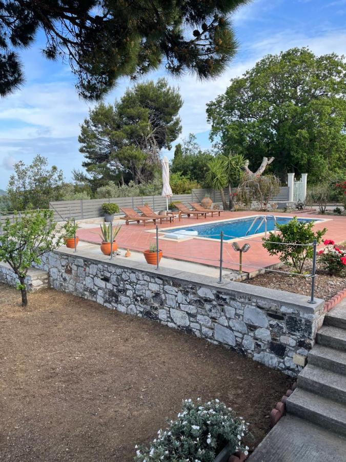Villa Ouranos In Pefkias Skopelos Eksteriør billede